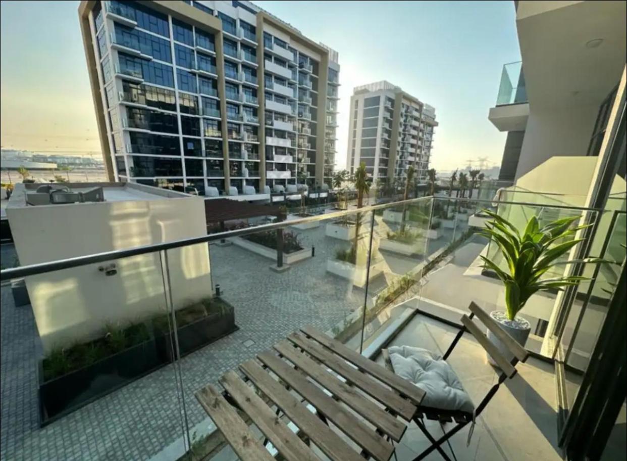 Galaxy In Azizi Riviera Luxury Apartment *